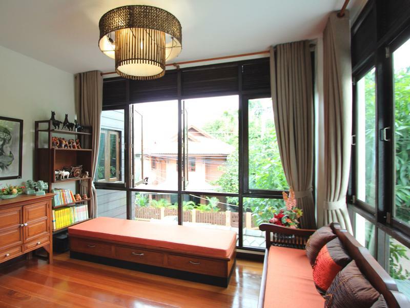 Hotel Huen Hug Chiang Mai Exterior foto